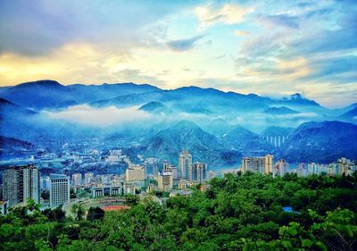 這個(gè)鮮花爛漫的仙境小城!全國都羨慕!